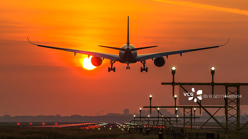 空客350降落在史基浦机场图片素材