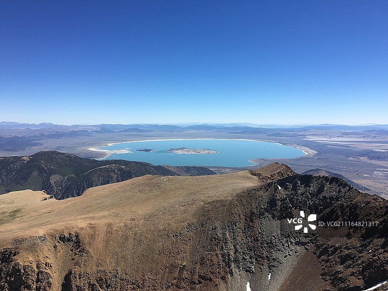 从达纳山顶看莫诺湖图片素材