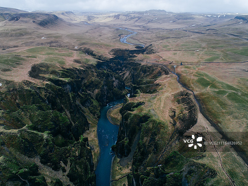 冰岛绿色山丘全景图片素材