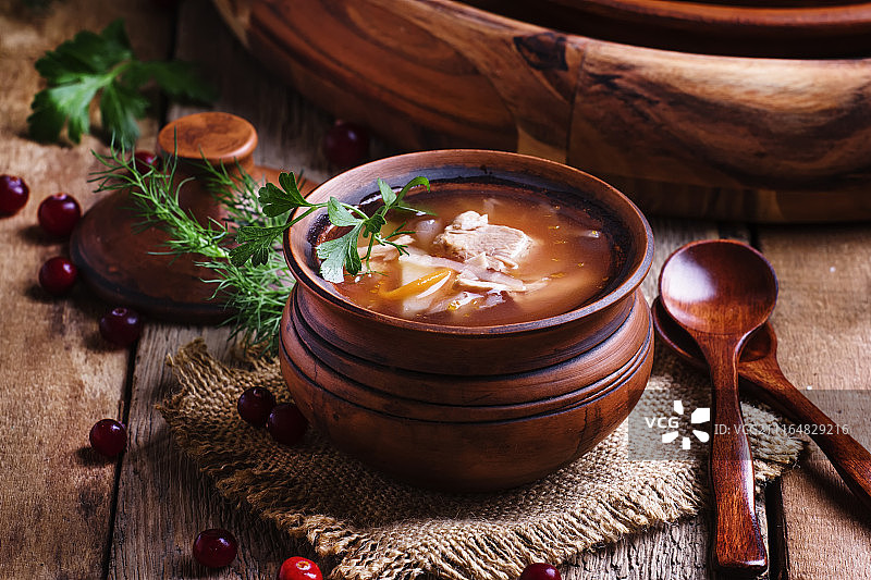 传统俄式酸菜肉类土豆汤图片素材