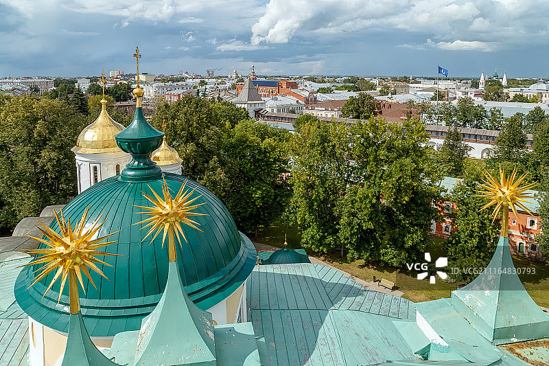 雅罗斯拉夫尔的蓝天下图片素材