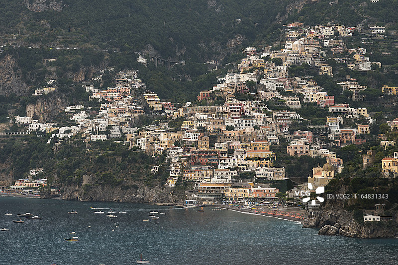 海岸小镇风光：意大利阿马尔菲海岸劳里托图片素材