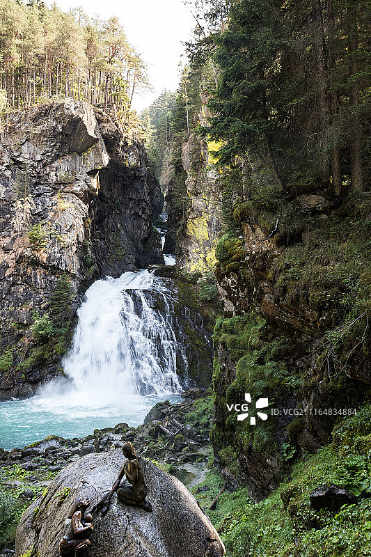 里瓦瀑布图片素材