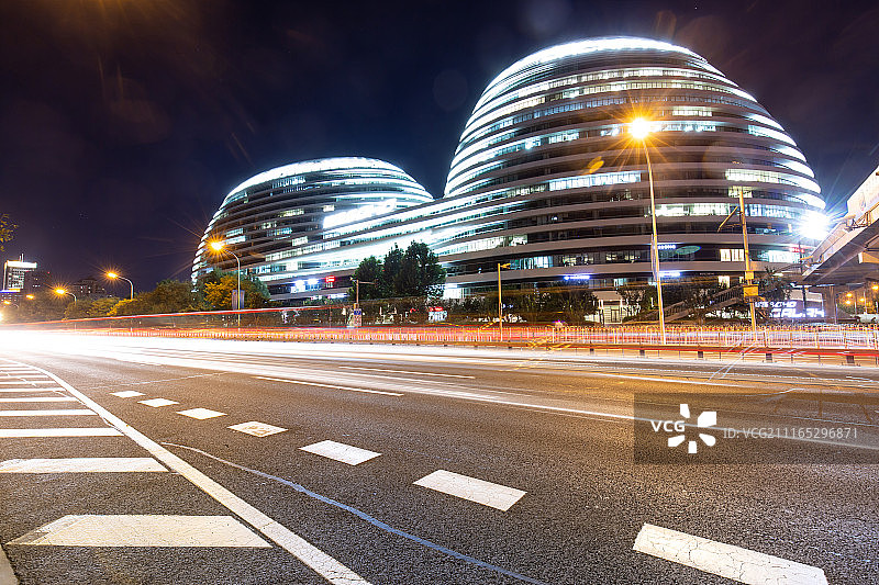 北京银河SOHO夜景图片素材