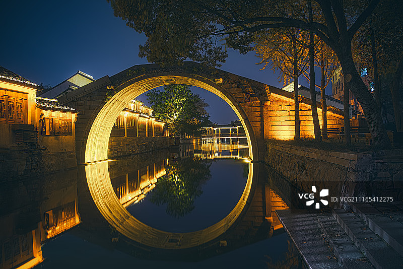 湖州市南浔古镇夜景图片素材