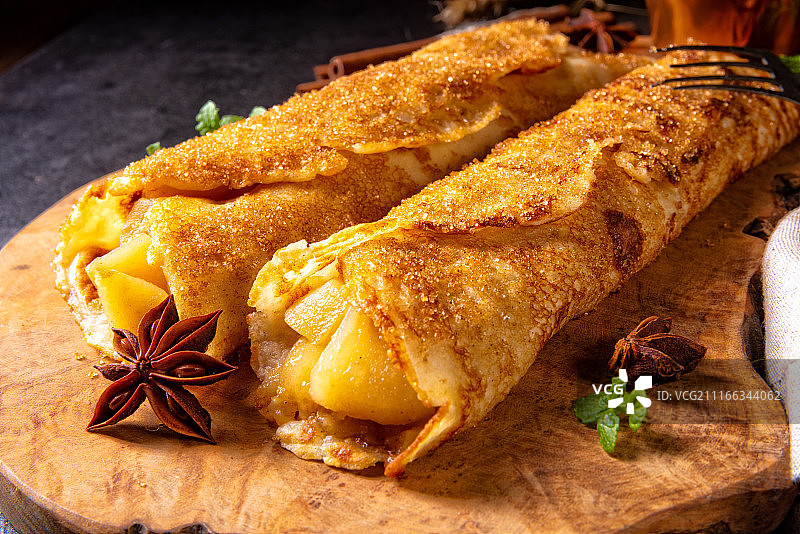 美味秋季苹果肉桂煎饼图片素材
