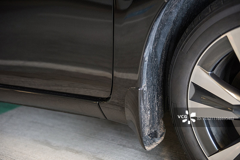 汽车车轮和挡泥板特写图片素材