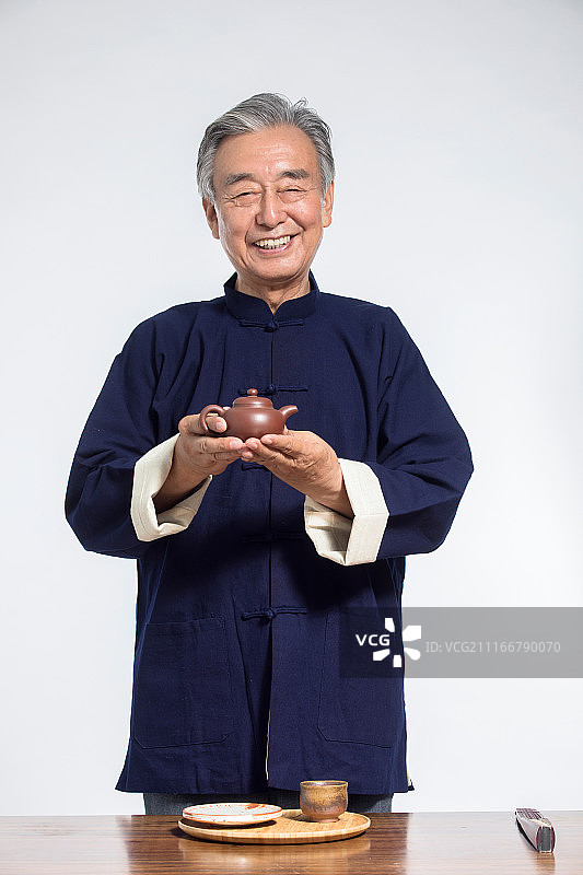 喝茶的老年人图片素材