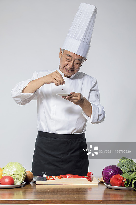 一个老年厨师图片素材