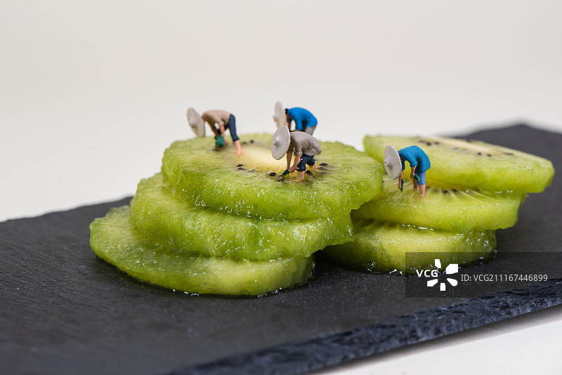 玩具人物水果创意静物图片图片素材