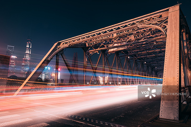 桥在晚上图片素材