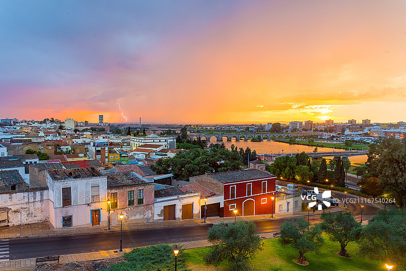 暴风雨来临之际图片素材