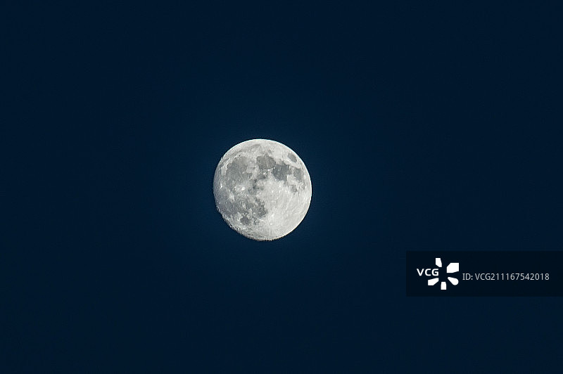 前往满月图片素材