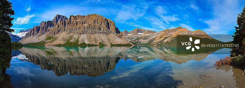 弓湖的倒影图片素材