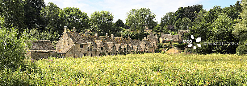 阿灵顿排石屋，科恩河，拜伯里村，格洛斯特郡图片素材
