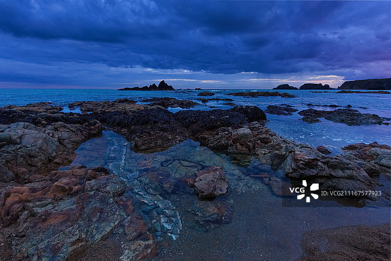 蓝色时刻的加拉鲁斯海滩图片素材