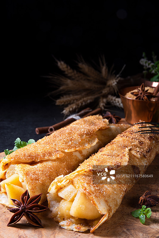 美味秋季苹果肉桂煎饼图片素材