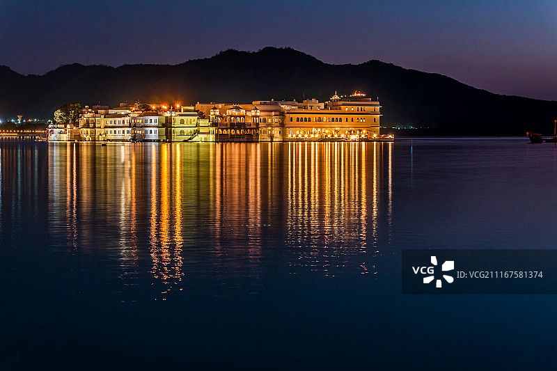 乌代浦尔皮丘拉湖的黄昏图片素材