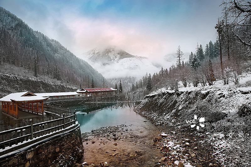 四川省甘孜州黑水县达古冰川风光图片素材