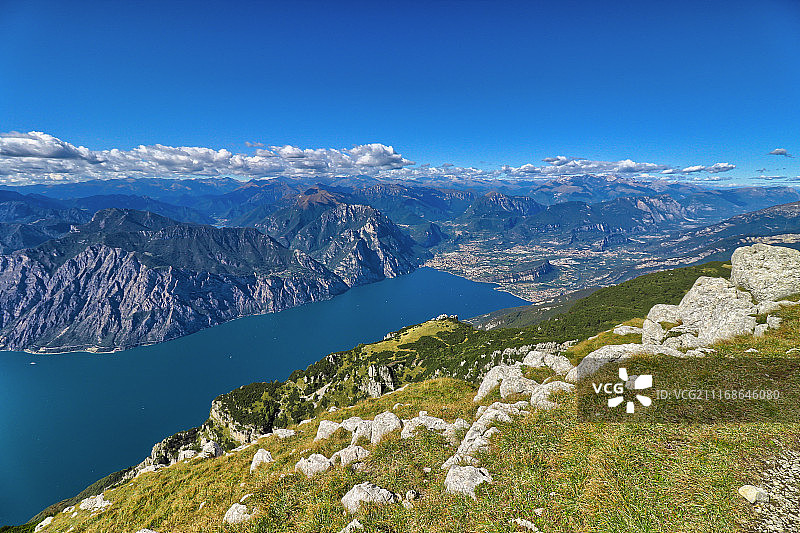 加尔达湖阿尔蒂西莫山图片素材
