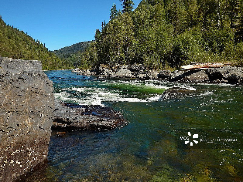 山间小溪景观图片素材