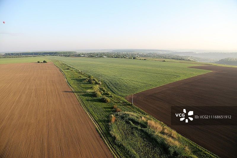 晨间飞行图片素材