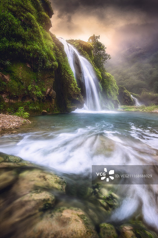 梦幻瀑布图片素材