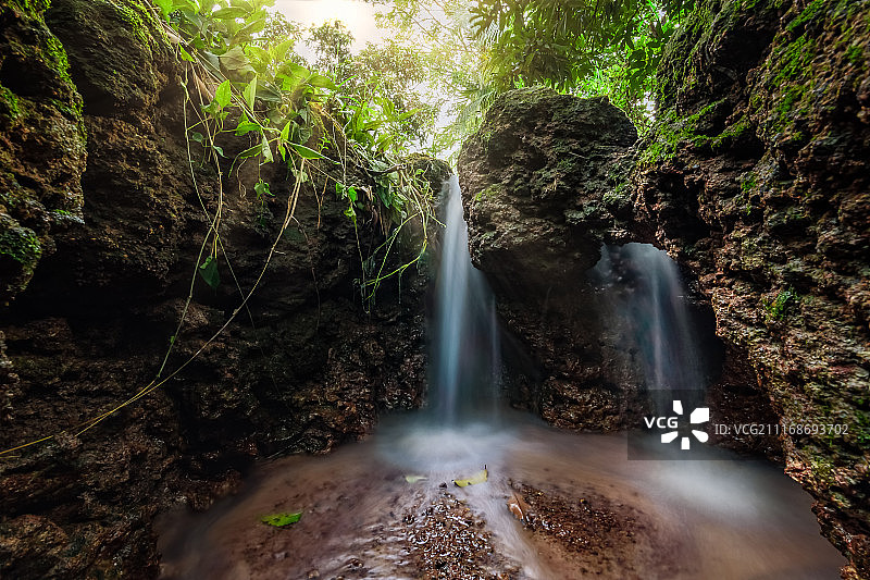 野外瀑布图片素材