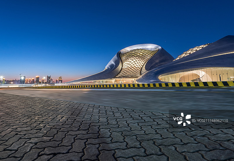 现代建筑与路面图片素材