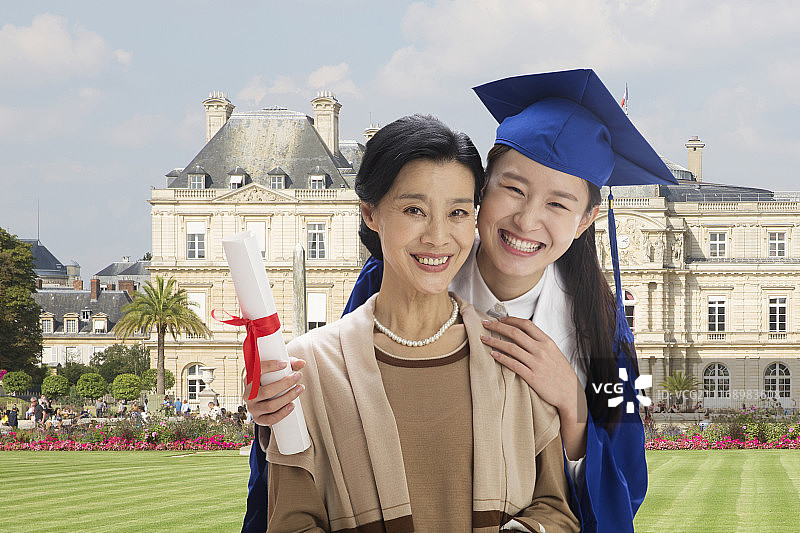 幸福快乐的母女图片素材