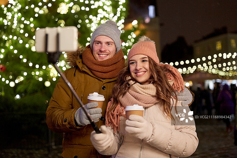 冬季假日情侣圣诞自拍图片素材