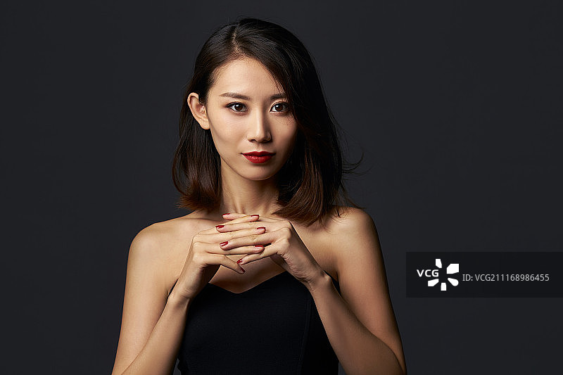 年轻美女妆面图片素材