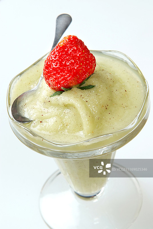 草莓冰淇凌图片素材