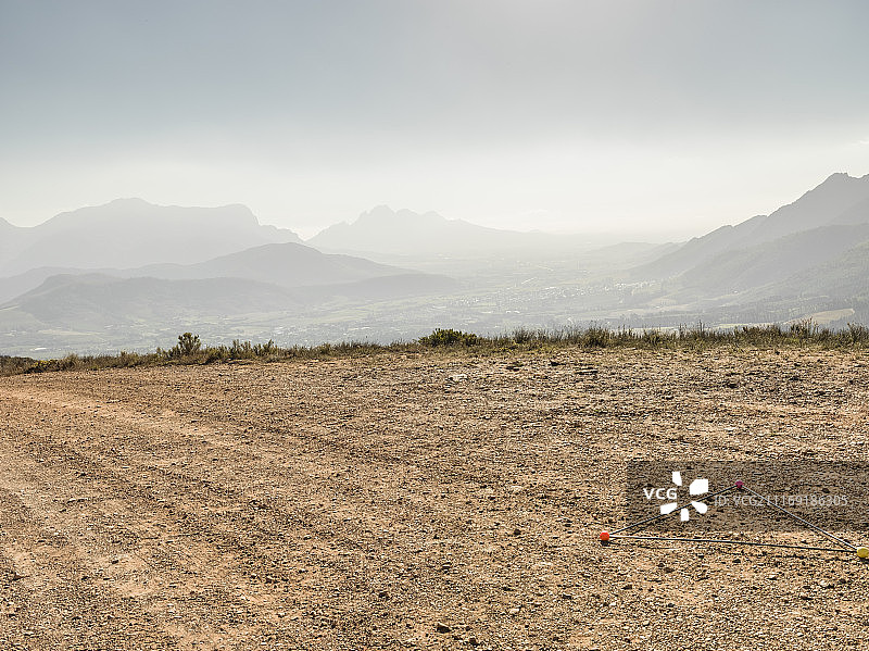 可俯瞰山地的沙质高原图片素材
