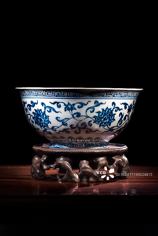 青花缠枝莲花纹碗，明代永乐，南京市博物馆藏图片素材