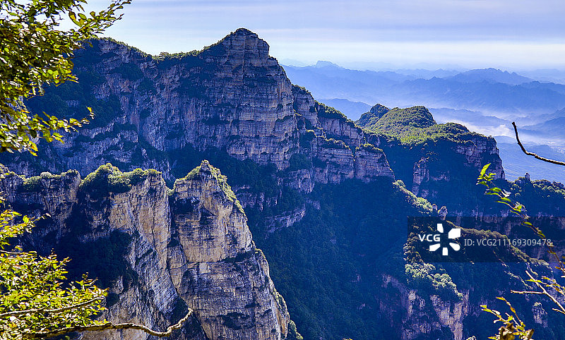 壮美白石山图片素材