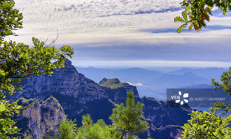 壮美白石山图片素材