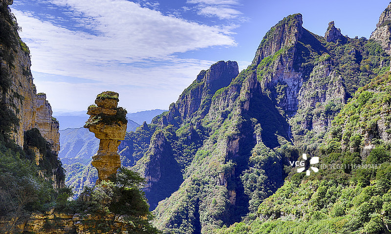 壮美白石山图片素材