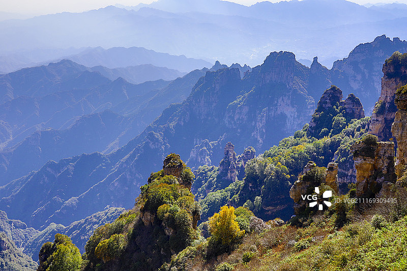 壮美白石山图片素材