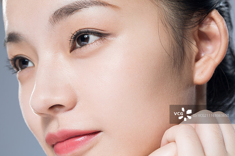 东方年轻女性妆面图片素材