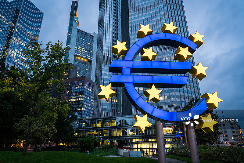位于德国法兰克福银行区的欧元塔图片素材