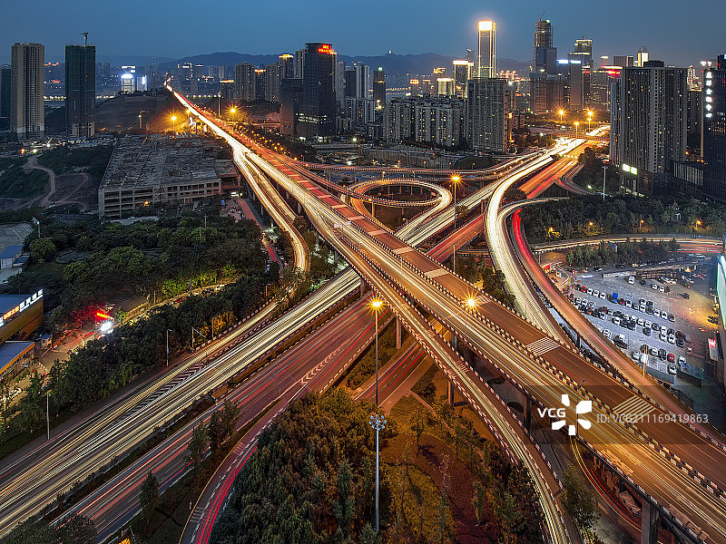 纵横交错的山城立交图片素材