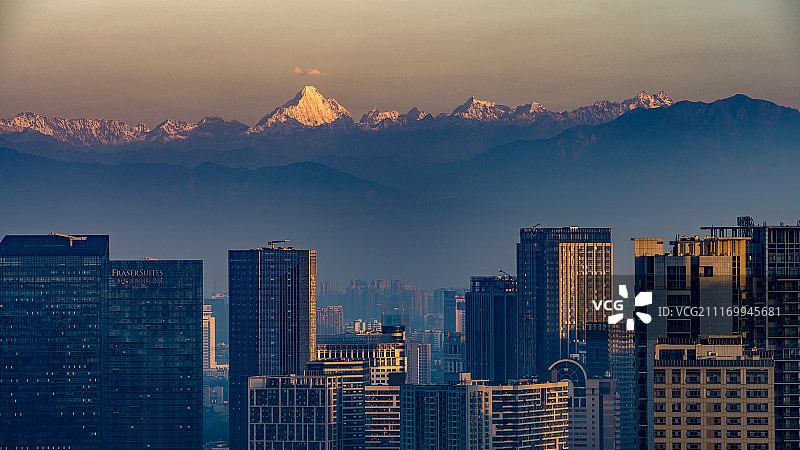 成都看雪山图片素材