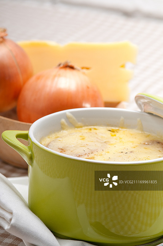 顶部融化奶酪面包洋葱汤图片素材