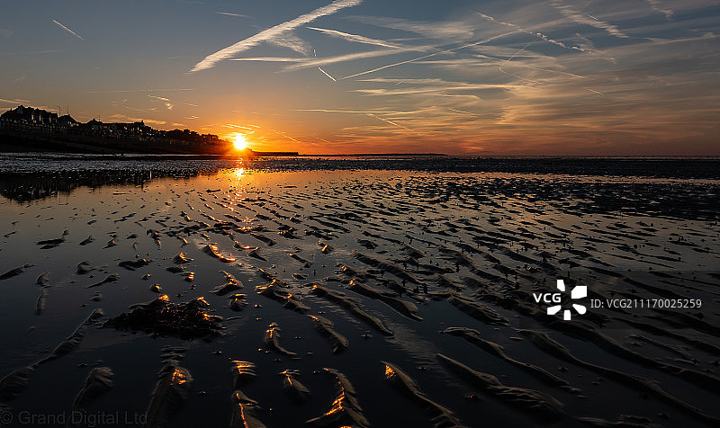 日落时分的海滩风光图片素材