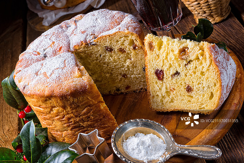 美味的意式圣诞潘妮托尼图片素材