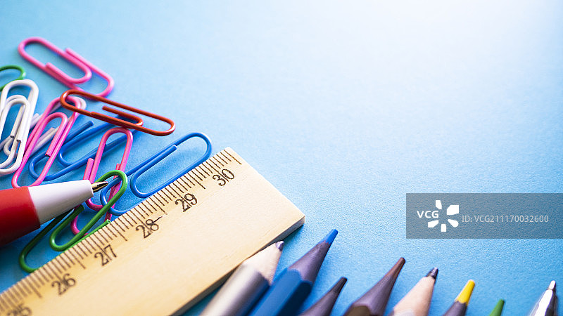 蓝色背景学习用品图片素材