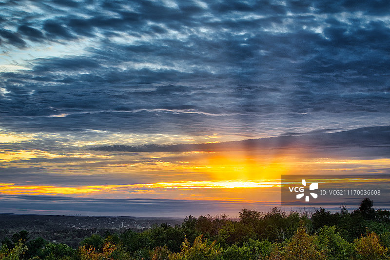 2018年9月27日星期四的日出图片素材