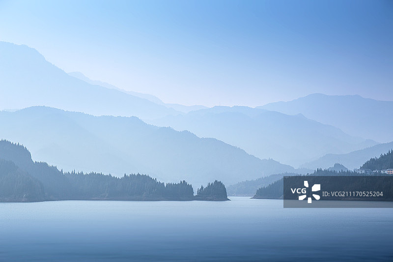 水墨中国古典丹青山水画风光图片素材