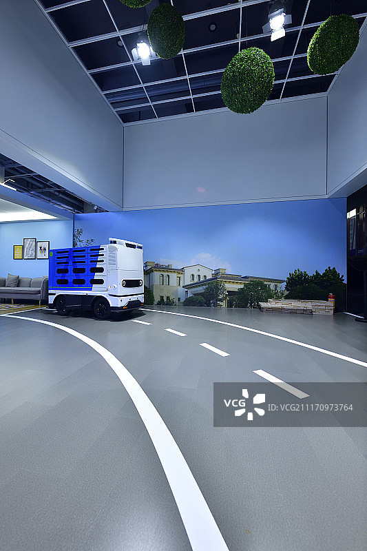 可移动智能包裹箱图片素材